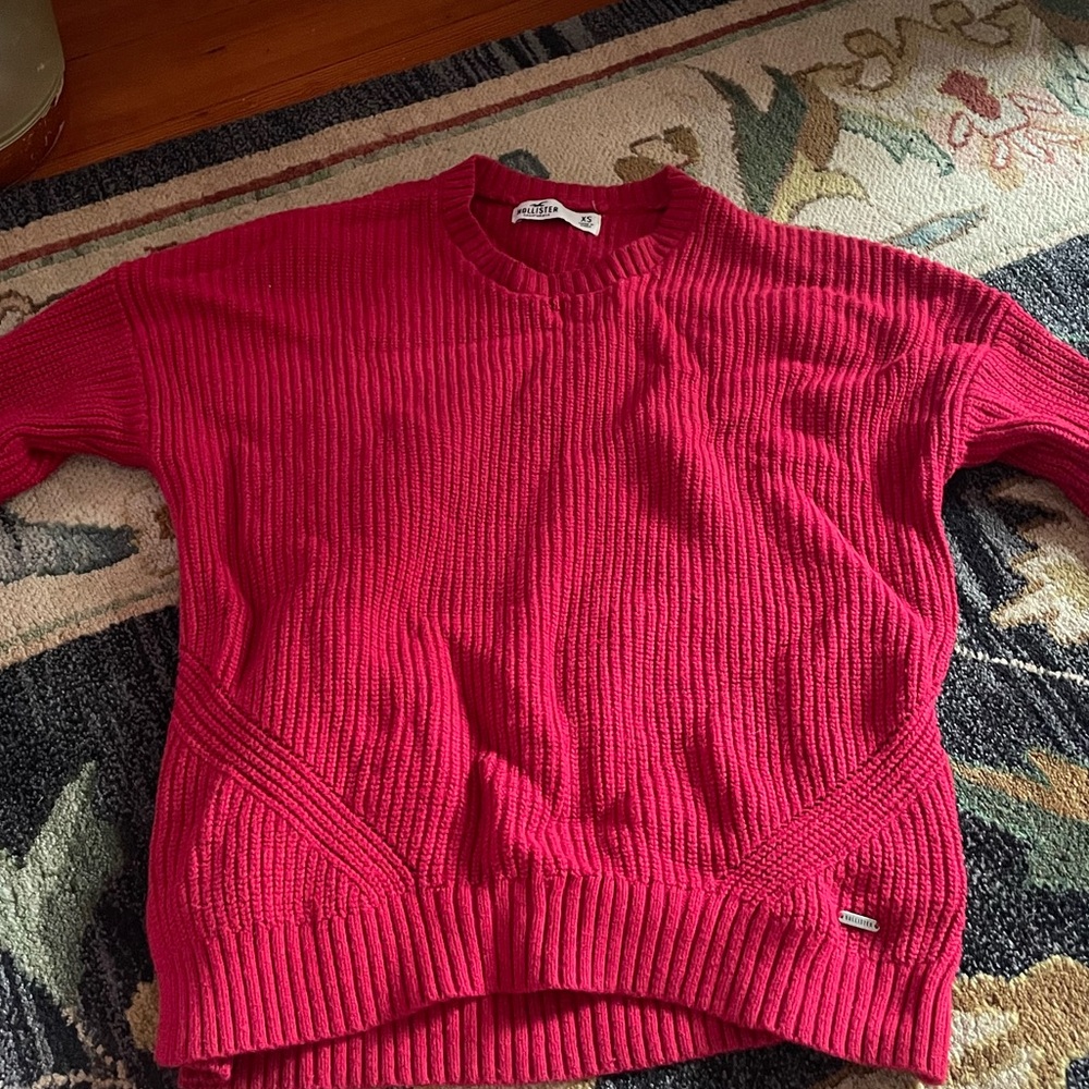 red hollister sweater